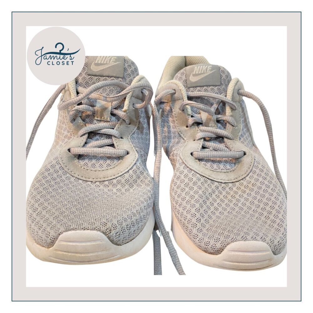 Nike Women's Sneakers | Light Gray and White | Size 7.5 | GUC